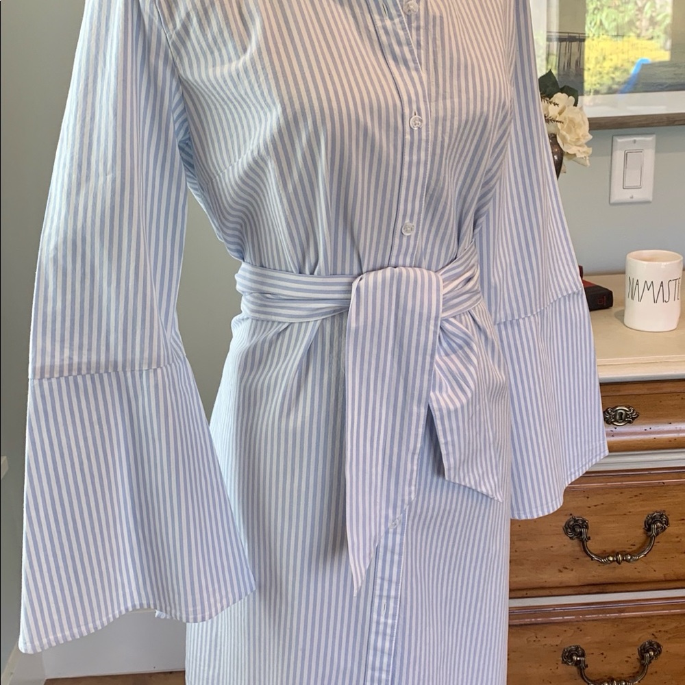 Pinstripe menswear style dress. Size 6. - Picture 2 of 8